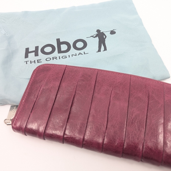 HOBO Handbags - HOBO Adeline 732232 Women's Merlot Leather Wallet Zipper Dust Bag
